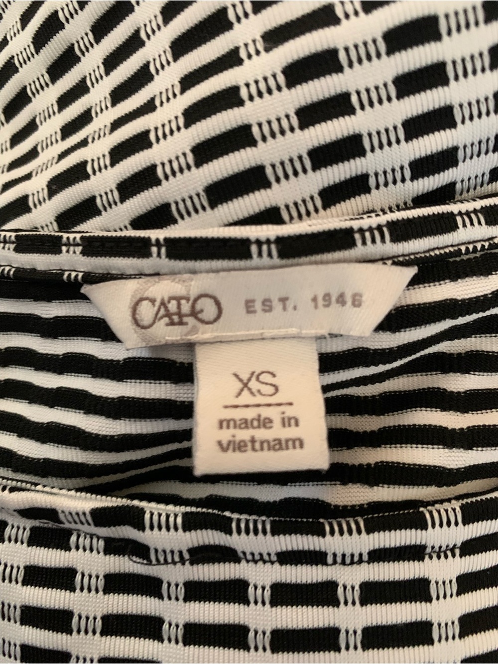 CATO Side Ruched Shift Dress
Size XSmall - Picture 7 of 9